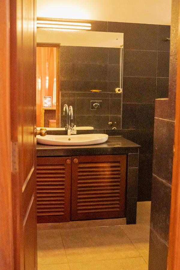 Battaramulla Boutique Villa سري جاياواردنيبورا كوتي المظهر الخارجي الصورة